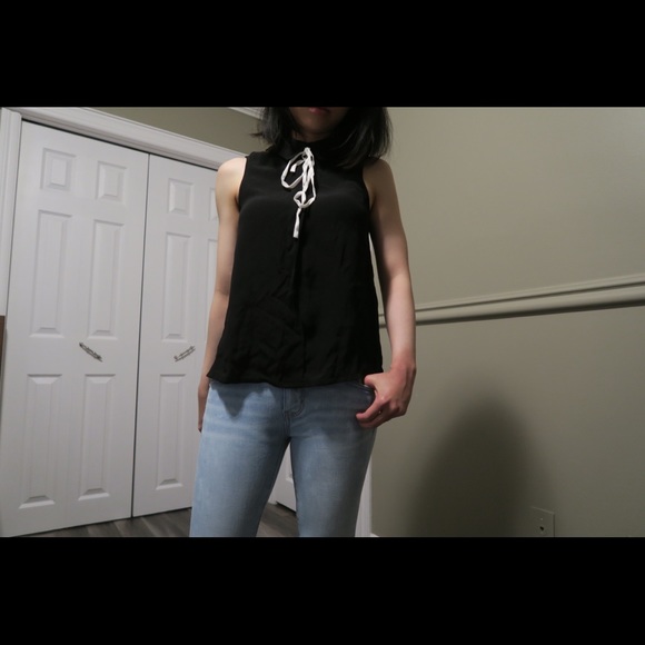 Black blouse - Picture 2 of 5